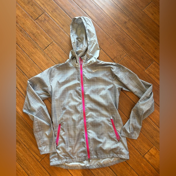 Nike Gray Plaid Running Jacket - Picture 1 of 4